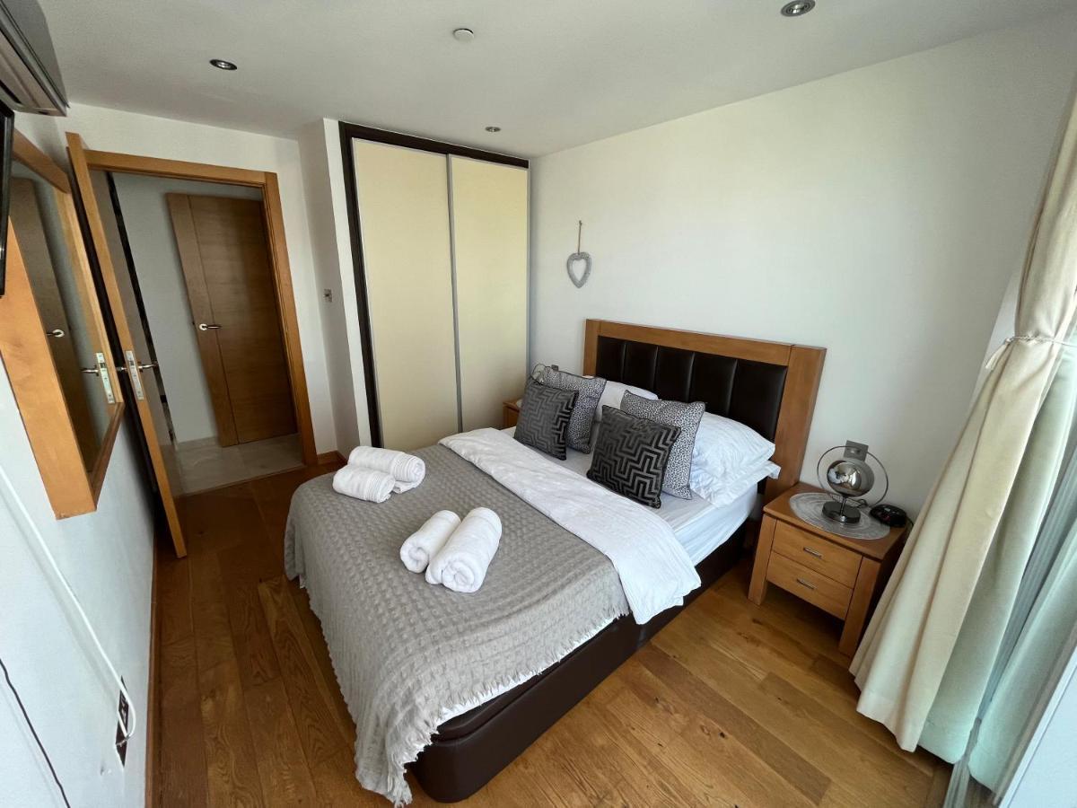 Ocean Village Lovely 2 Bedroom Apartment Gibraltar Bagian luar foto