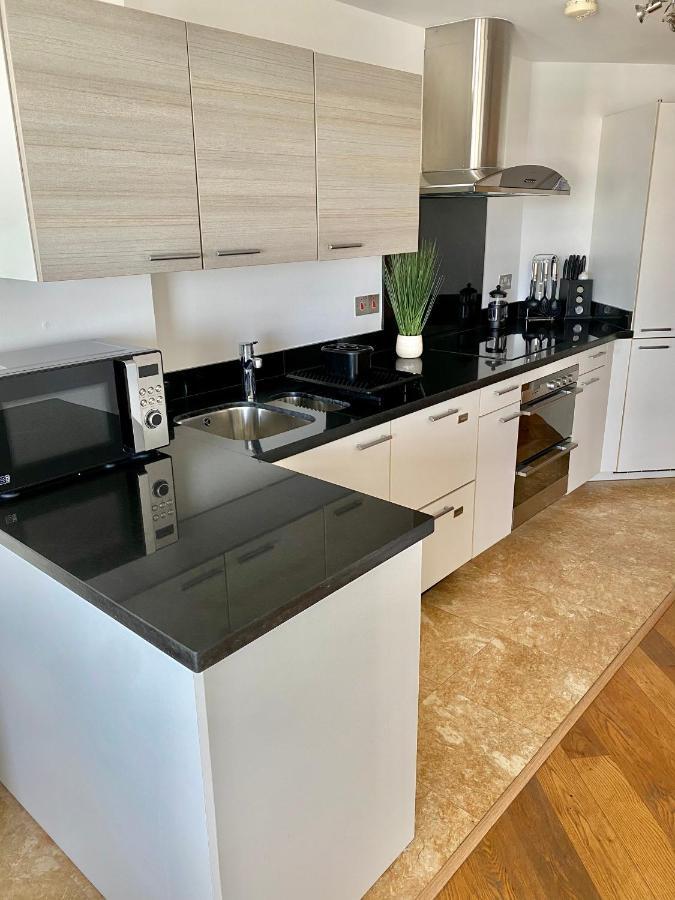 Ocean Village Lovely 2 Bedroom Apartment Gibraltar Bagian luar foto